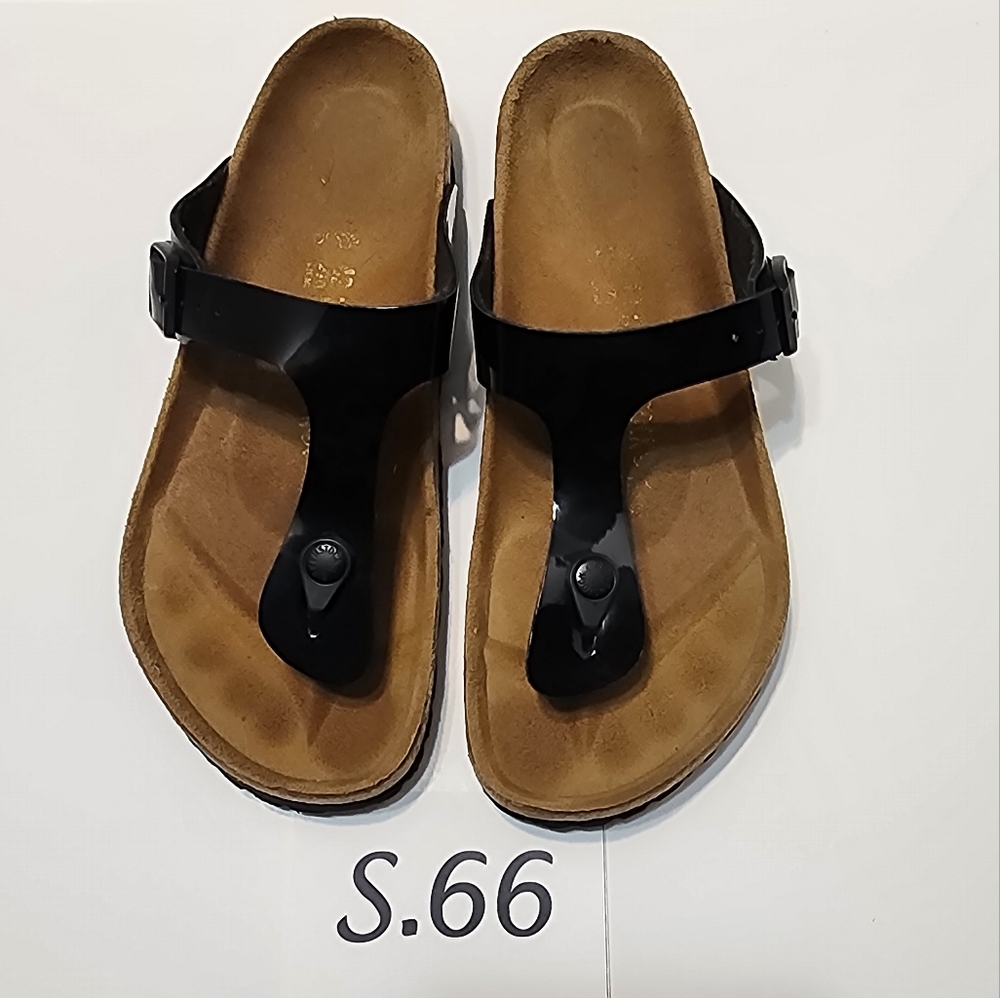 S.066- USED Birkenstock Gizeh Black Patent Sandals, Size 42 EU, 11 US
